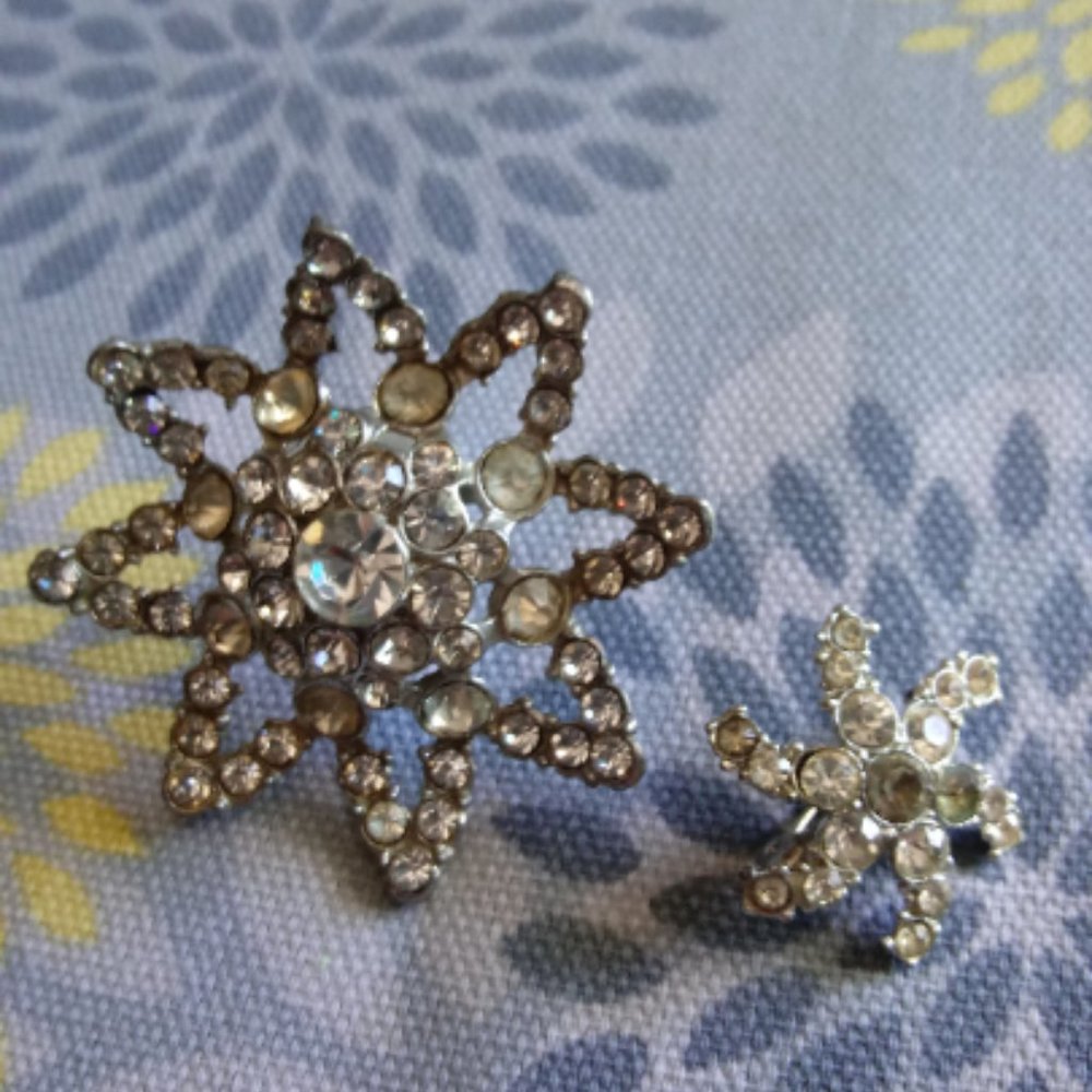 VINTAGE STAR BROOCHES